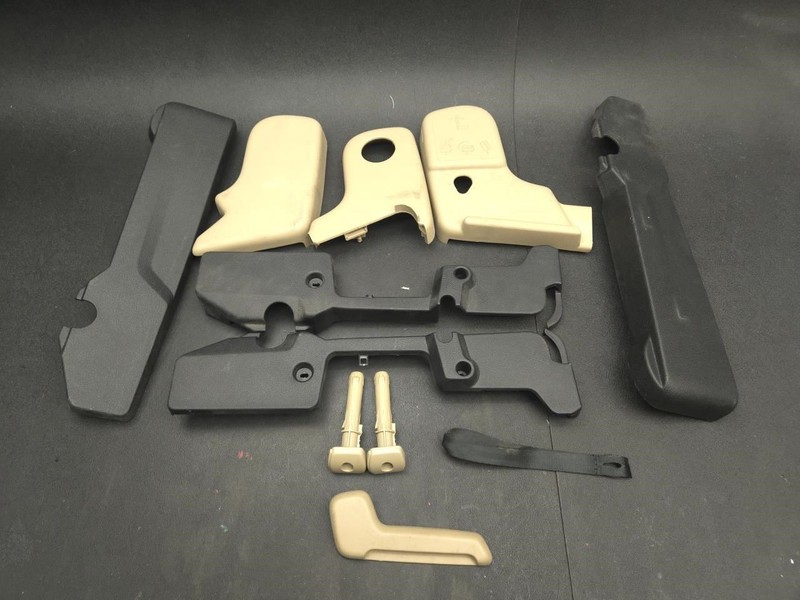 2nd Row Rear Right Seat Covers Set 2017 Ford Explorer 8A83-7463389-AAW 2016-2019