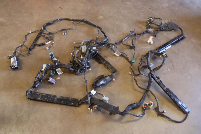 2015 CHEVY/GMC SUBURBAN LT BODY MAIN WIRE WIRING HARNESS OEM