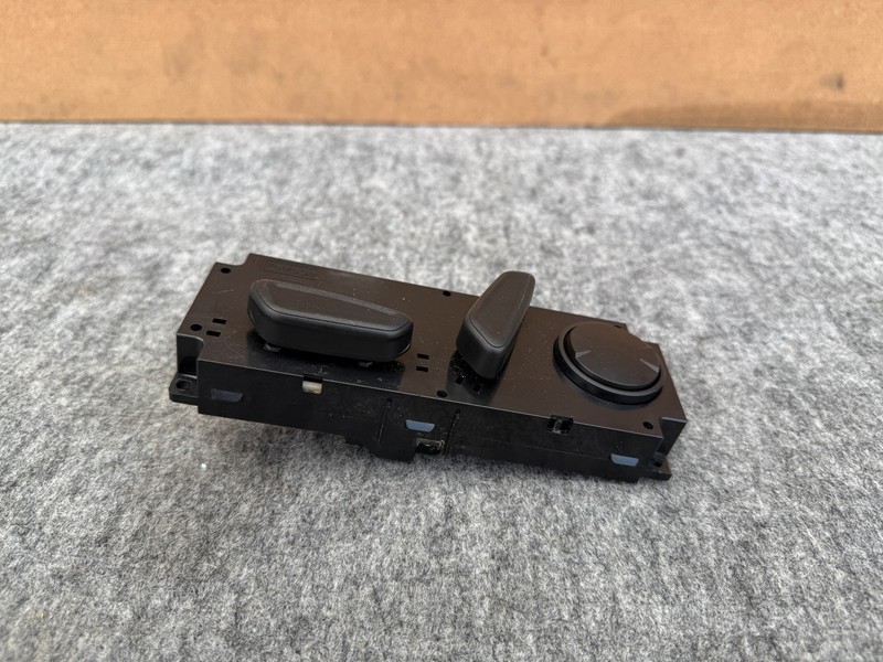 FORD BRONCO 2021-2025 OEM FRONT LEFT DRIVER SIDE POWER SEAT CONTROL SWITCH ASSY