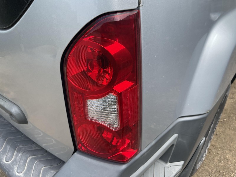 2005-2015 Nissan Xterra Rear Passenger Right Tail Light Tail Lamp Oem