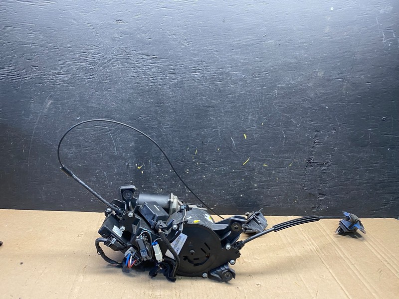 2007-2014 Kia Sedona Left Electric Power Sliding Door Motor Regulator R8850 DG
