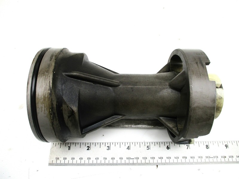5004257 Propshaft Bearing Carrier Housing Evinrude Johnson Lower Gearcase