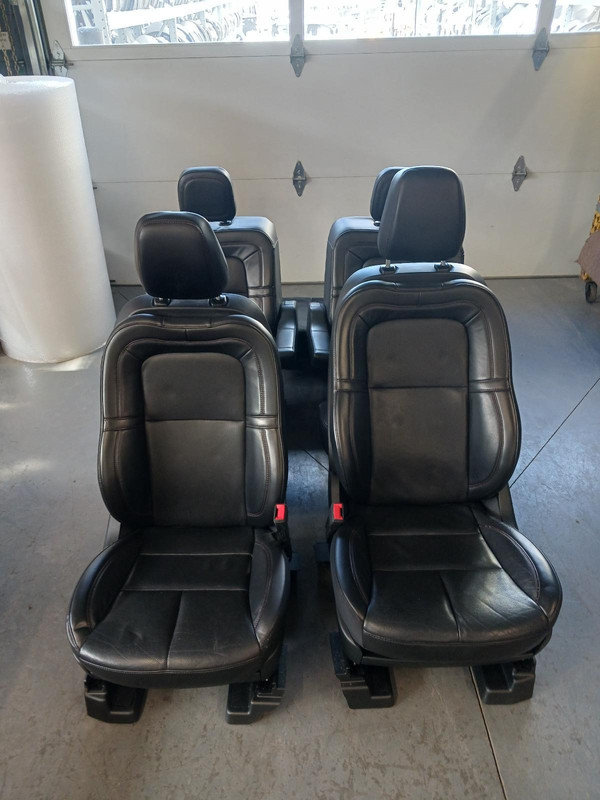 20-'24 LINCOLN AVIATOR 3 row black leather seat set w/10 way adjust OEM