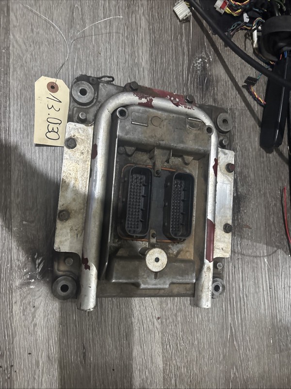 Volvo Engine Control Module ECM 20814620 P/N: 20814620 CORE NOT WORKING
