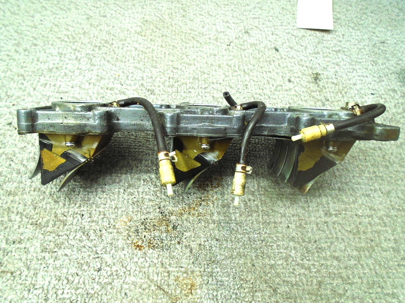 YAMAHA OUTBOARD INTAKE MANIFOLD 1 & REED VALVE 6H1-13641-02-94 1990-2000 75-90HP
