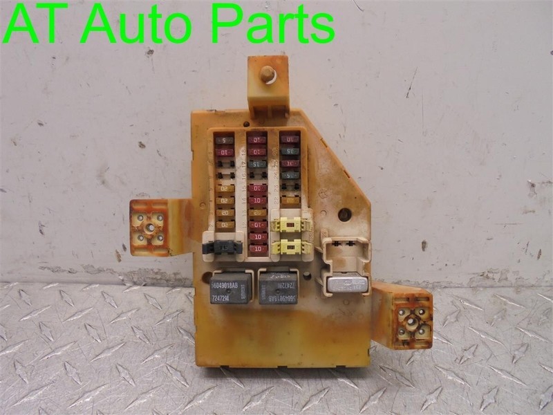 2002-2004 DODGE DAKOTA UNDER DASH/CABIN FUSE RELAY BOX OEM 56049035AB