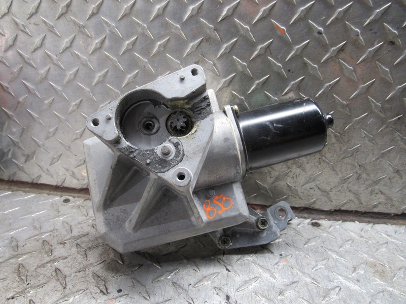 2004 INFINITI QX56 REAR POWER TAILGATE MOTOR OEM