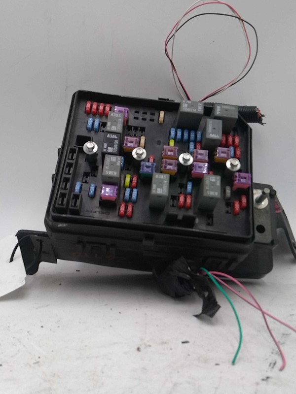 2012 Chevrolet Impala OEM Fuse Box 3.6L White 88K Miles NJ25-26950-684478