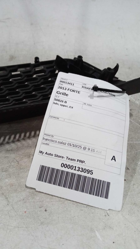2013 KIA FORTE OEM Grille White Used 863501M600 125k Miles