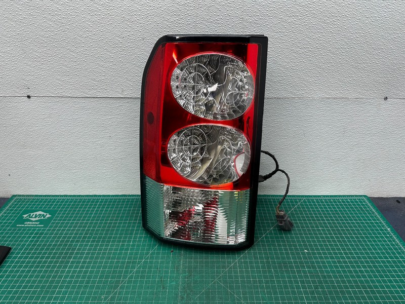 10-13 Land Rover L319 LR4 Rear Left Driver Side Tail Light Lamp AH2213405BC OEM