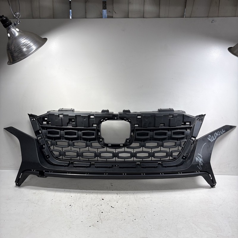 19-21 Honda Passport Front Grille 71121-TGS-A00 OEM