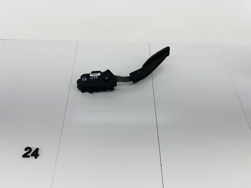 08-15 CADILLAC CTS 3.0L GASOLINE ENGINE MOTOR ACCELERATOR THROTTLE GAS PEDAL OEM