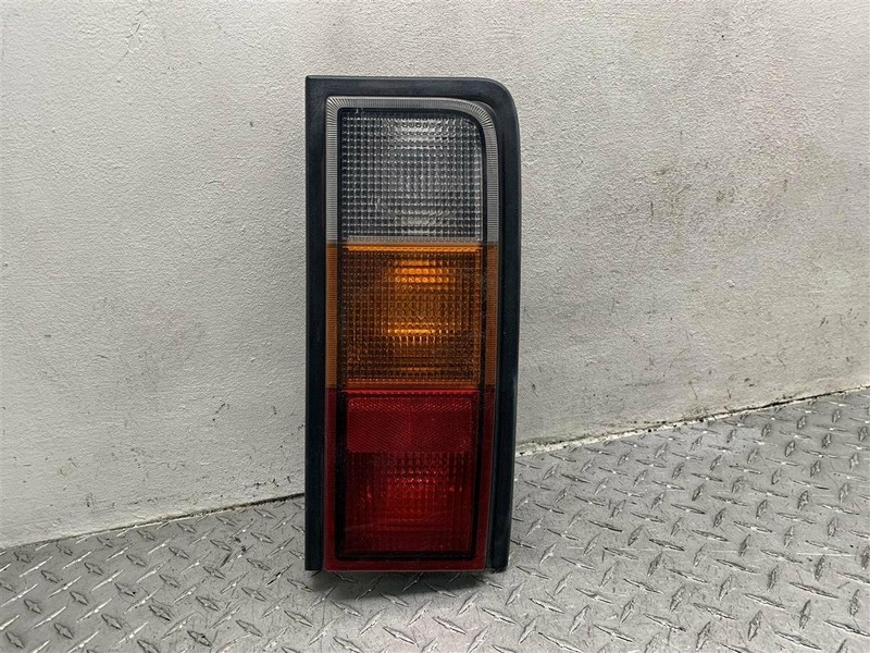 2003-2004 HUMMER H2 DRIVER DRIVER TAIL LAMP LIGHT OEM 15193458