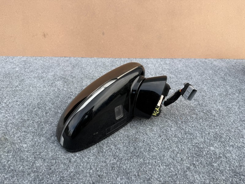 KIA STINGER 2018-2023 OEM RIGHT PASSENGER DOOR MIRROR AUTO DIM BLIND SPOT CHROME