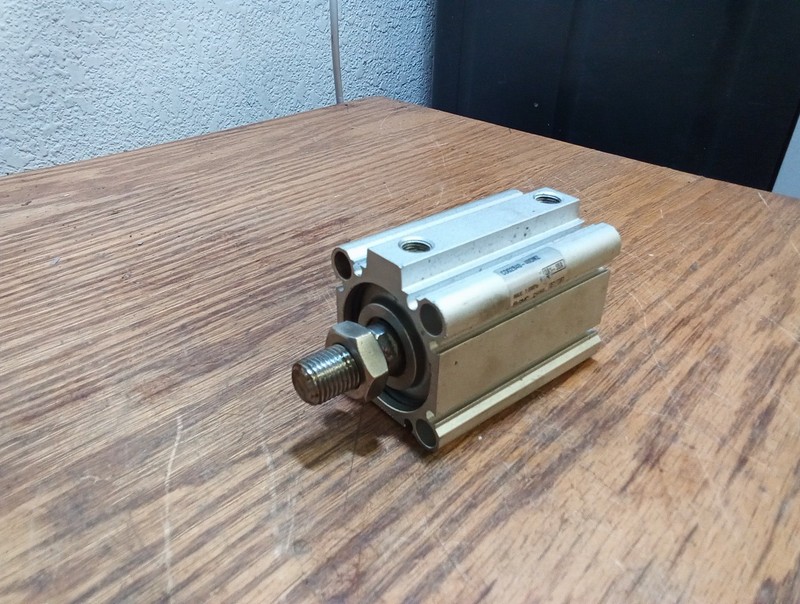SMC CDQ2B40-40DMZ Pneumatic Cylinder
