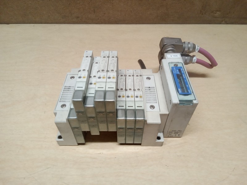 SMC SS5Y31-E4R004 8 Station Block W/ (8) SY3201-5U1 Solenoid Valves & EX260-SMJ1