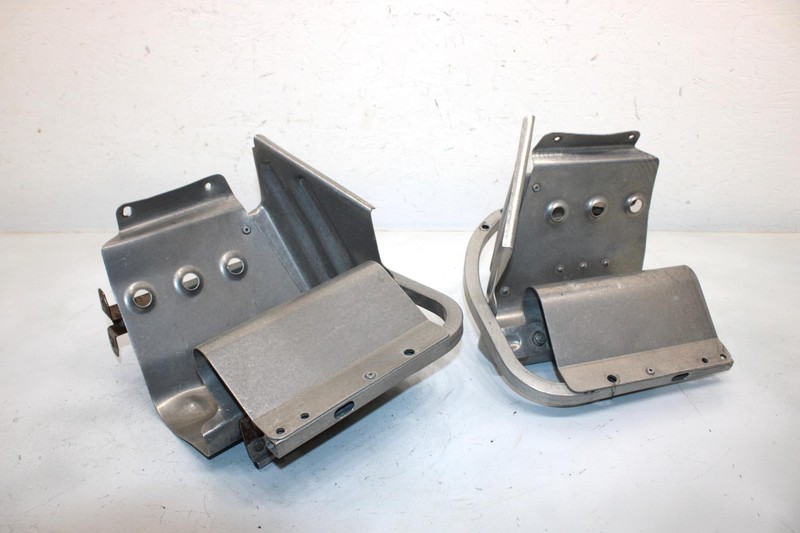 94 Yamaha Vmax500 Le Vx500eu Oem Footrest Reinforcement Set 8AB-21926-00-00 SY30