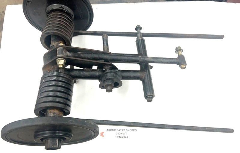 ARCTIC CAT REAR SUSPENSION ARM & SPRINGS1704-6712009 F8/Z1