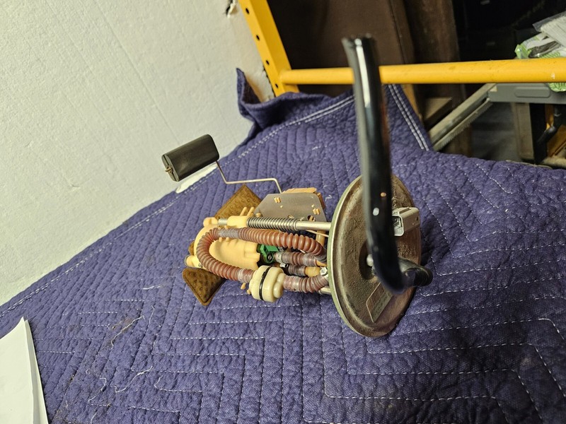 Fuel Pump FORD MUSTANG 05