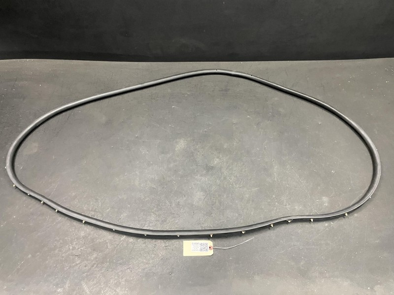 Rear Left Door Weatherstrip 2021 Cadillac XT4 84600671 2019 2020 2022 2023