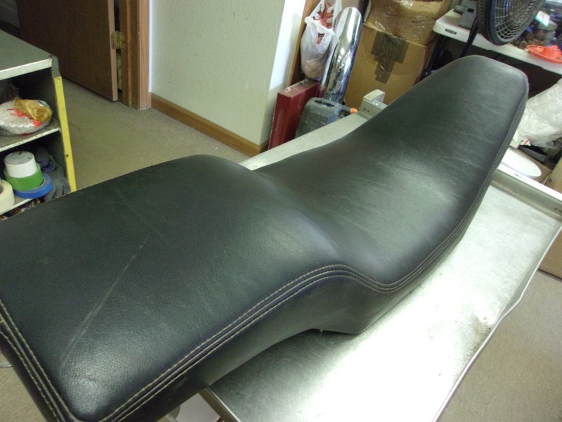 Harley Davidson Dyna Glide Seat Off a 1995 Bike Can Be Used For Other Years Blac