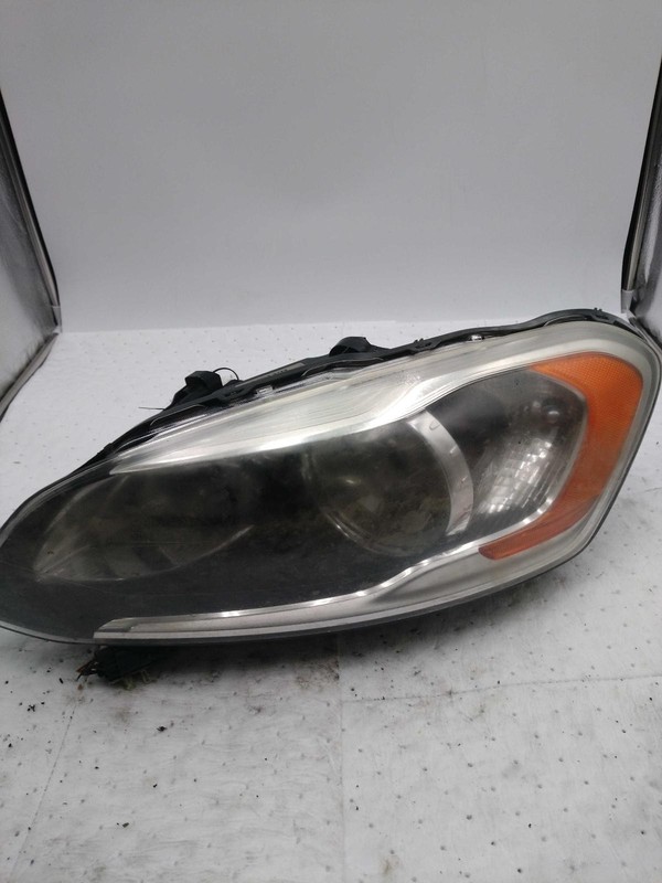 2015 Volvo XC60 Left Headlight Assembly - Broken Tabs, Yellow Lens, 115K Miles
