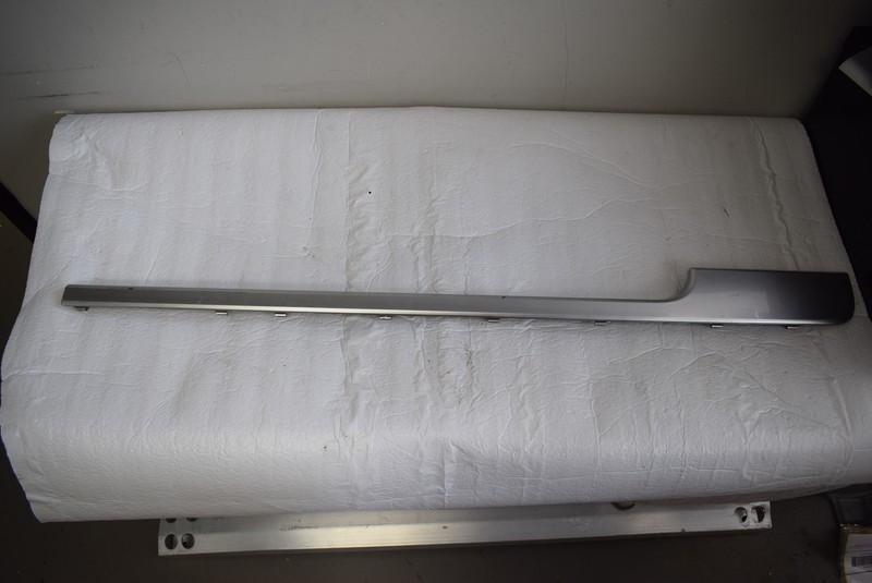 13-18 LAND ROVER RANGE ROVER VOGUE RIGHT FRONT DOOR MOULDING TRIM CK52-23928-AA