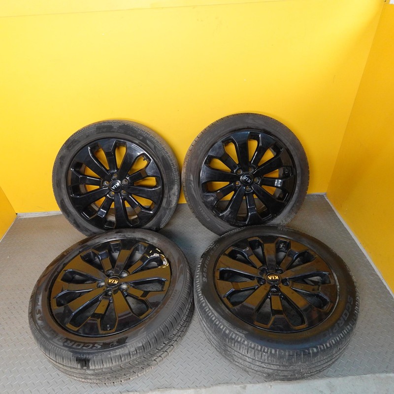 2020-2022 KIA TELLURIDE 20x7.5 Inch Wheel Rim Tire 245/50 Oem 10 Spoke Alloy Set
