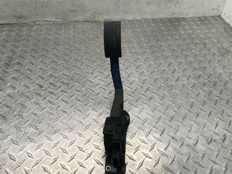 2015 FORD TRANSIT CONNECT GAS PEDAL 2.5L OEM