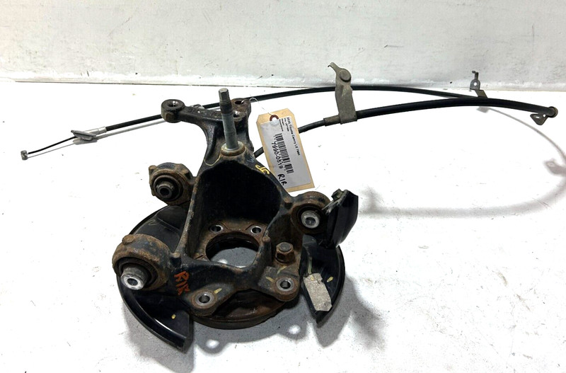 18-23 TOYOTA CAMRY REAR RIGHT PASSENGER SIDE BACKING PLATE / SUSPENSION KNUC OEM