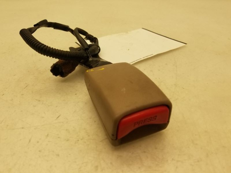 00 01 02 TOYOTA 4 RUNNER SR5 PASSENGER SIDE FRONT SEAT BELT ASSEMBLY