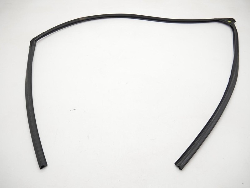 2023-2024 Honda HR-V Front Right RH Passenger Window Run Weatherstrip Seal OEM