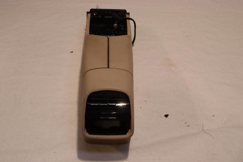 2014-2017 MASERATI QUATTROPORTE FRONT CENTER CONSOLE COMPARTMENT W/ ARMREST OEM