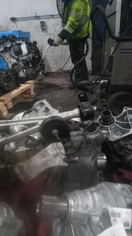 2005 Mazda Tribute Transfer Case Assembly OEM 194K Miles Warranty Included