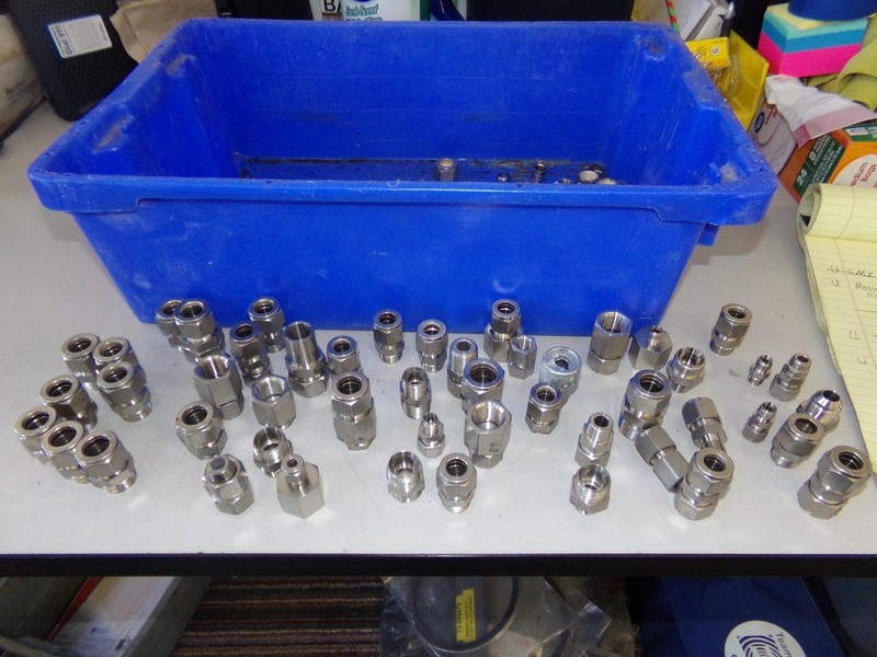 Lot of tube Fittings Swagelok 316 *FREE SHIPPING*