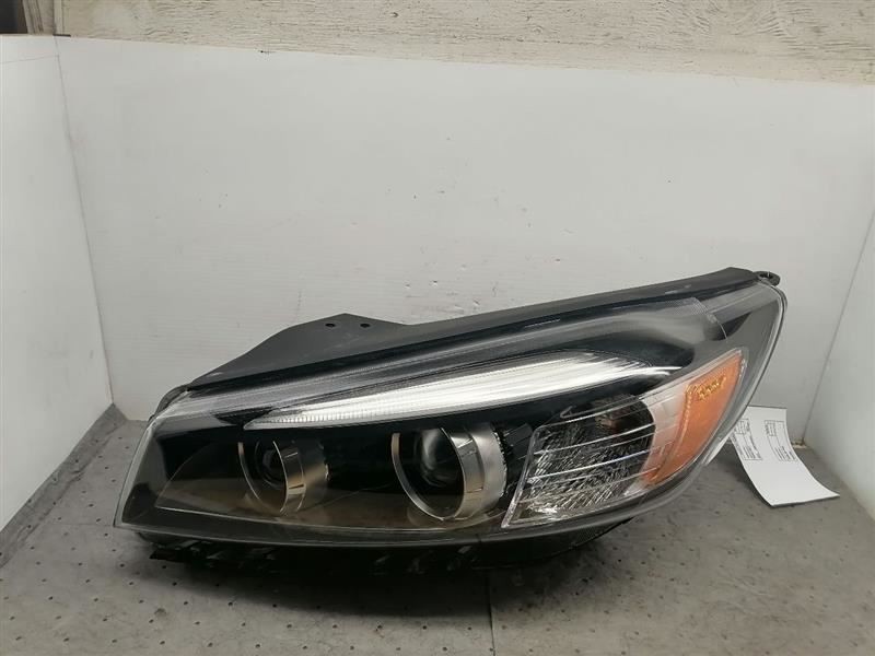 Driver Headlight Halogen Bar Type LED Accents Fits 16-18 SORENTO 1450341