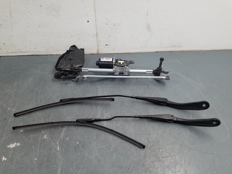 2020 BMW M2 F87 Competition Windshield Wiper Motor / Arms #9995 H4