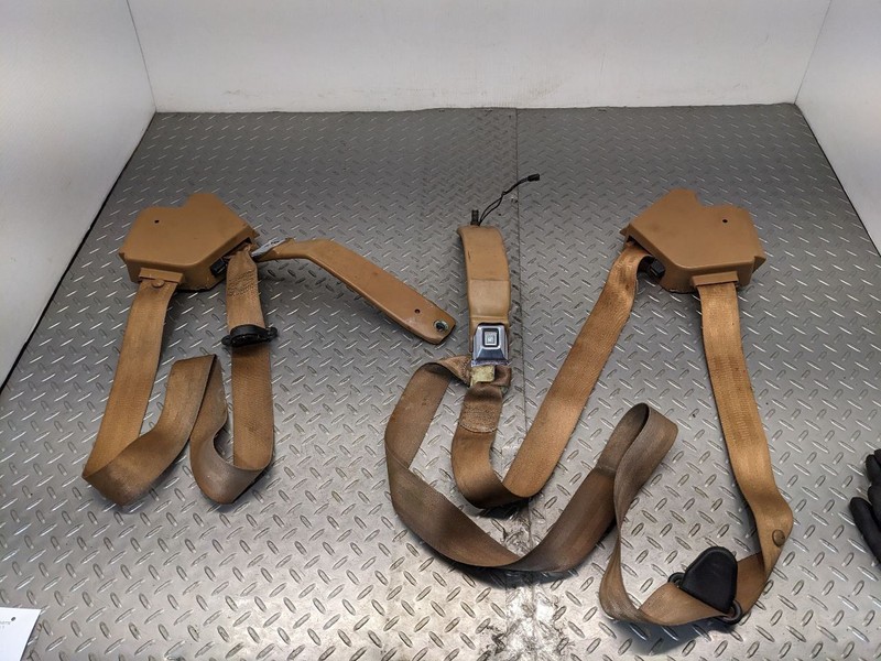 84-94 C4 Corvette Coupe Seat Belt Set Retractor & Buckle LEFT & RIGHT Saddle /