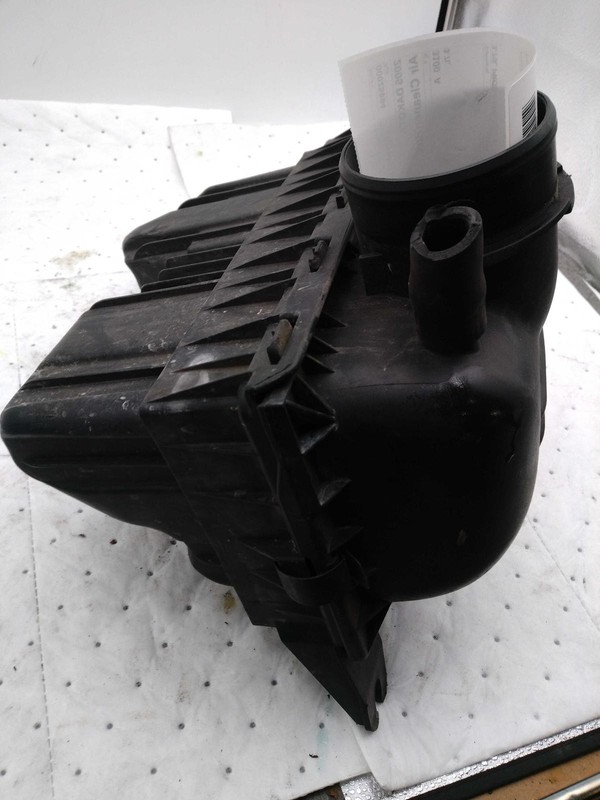 Used Air Cleaner Assembly fits: 2005 Dodge Dakota 3.7 Grade B
