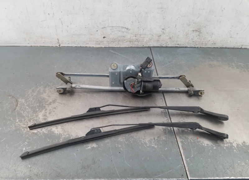 2000 Dodge Dakota R/T Windshield Wiper Motor / Arms #0333 L6
