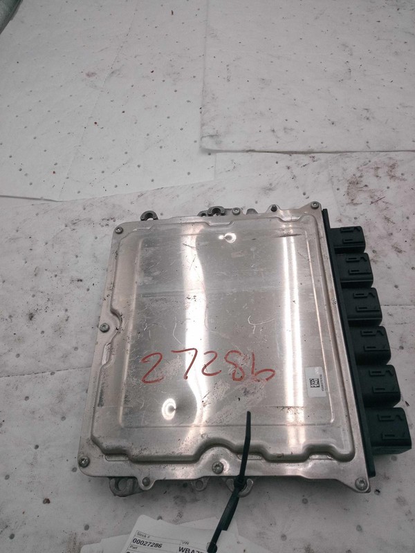 2018 BMW 750i Engine Control Module ECM OEM 563586 101k Miles White