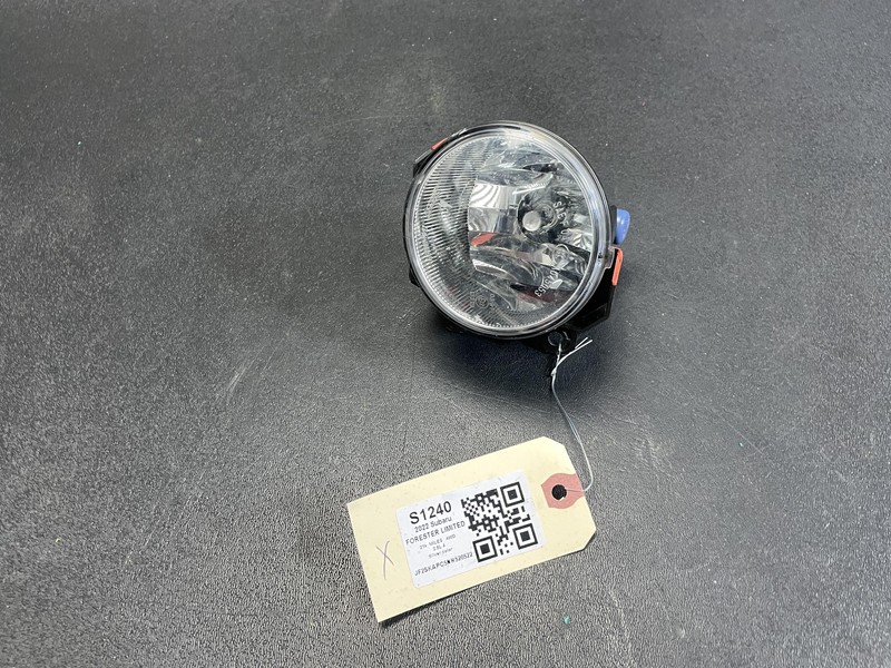Front Left Fog Light 2022 Subaru Forester 84501-AJ060 2014 2015 2016 - 2023 X