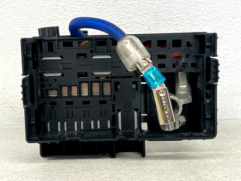 ⭐2014-2019 CADILLAC CTS REAR BODY FUSE BLOCK W/ POSITIVE CONNECTION OEM LOT2583