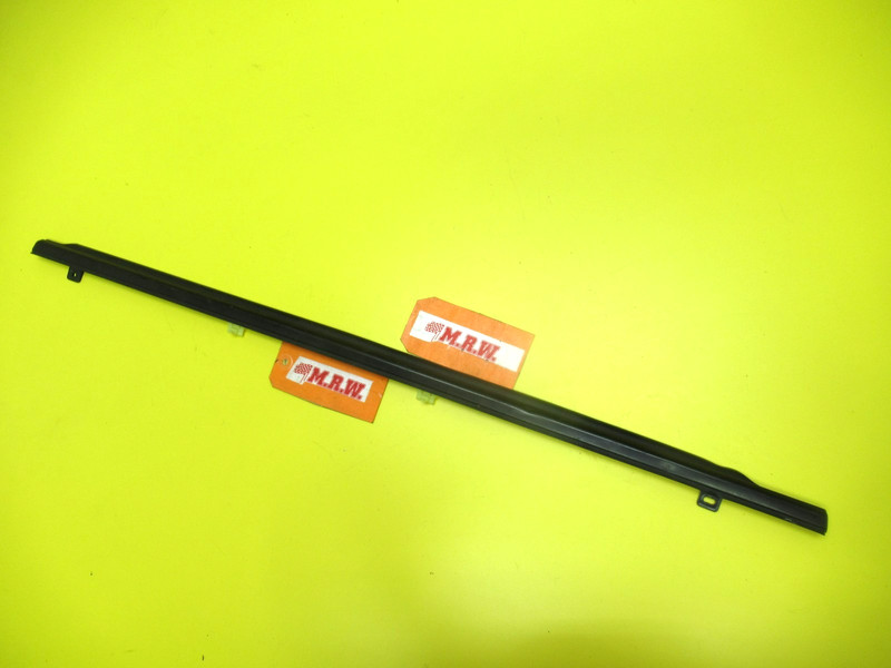 MOLDING DOOR GLASS WINDOW RUBBER SEAL Driver SIDE REAR for 03-08 SUBARU FORESTER