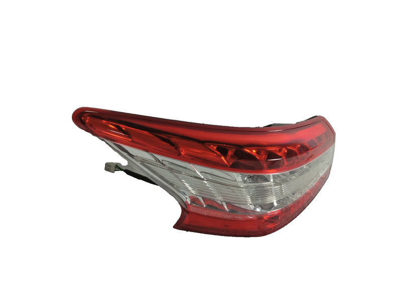 2013-2015 Nissan Sentra Left Rear Outer Tail Light Lamp 26555-3SG0A OEM 15231