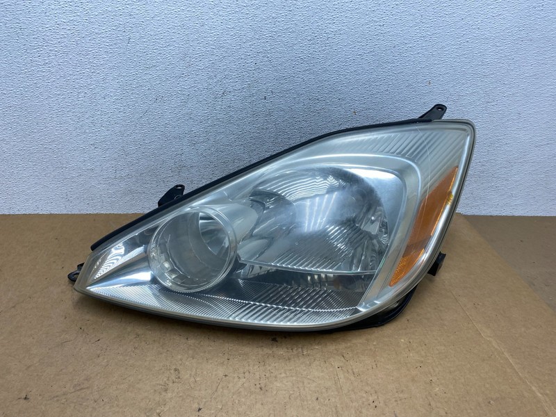 2004-2005 Toyota Sienna Left Driver LH Side Halogen Headlight AE3274 DW