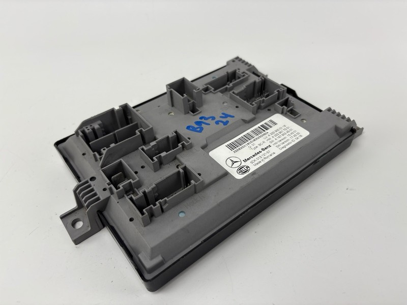 Mercedes W222 S450 Rear SAM Module Control Unit Signal Acquisition OEM