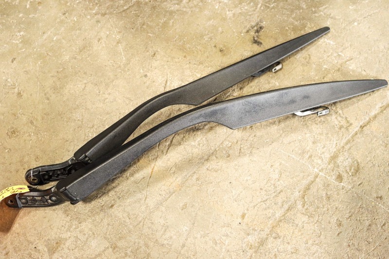 1993-1997 Camaro Firebird Windshield Wiper Arms Pair 22155456 22155457 *USED*