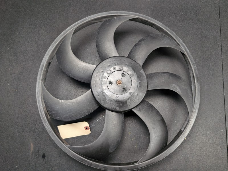 Radiator Cooling Fan Motor w/ Blade 2020 Dodge Challenger 2012 -2023 For Parts X