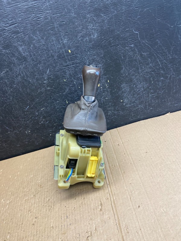 2008 - 2011 Mercedes W204 C350 C300 C250 Center Console Shift Shifter AE3966 DG